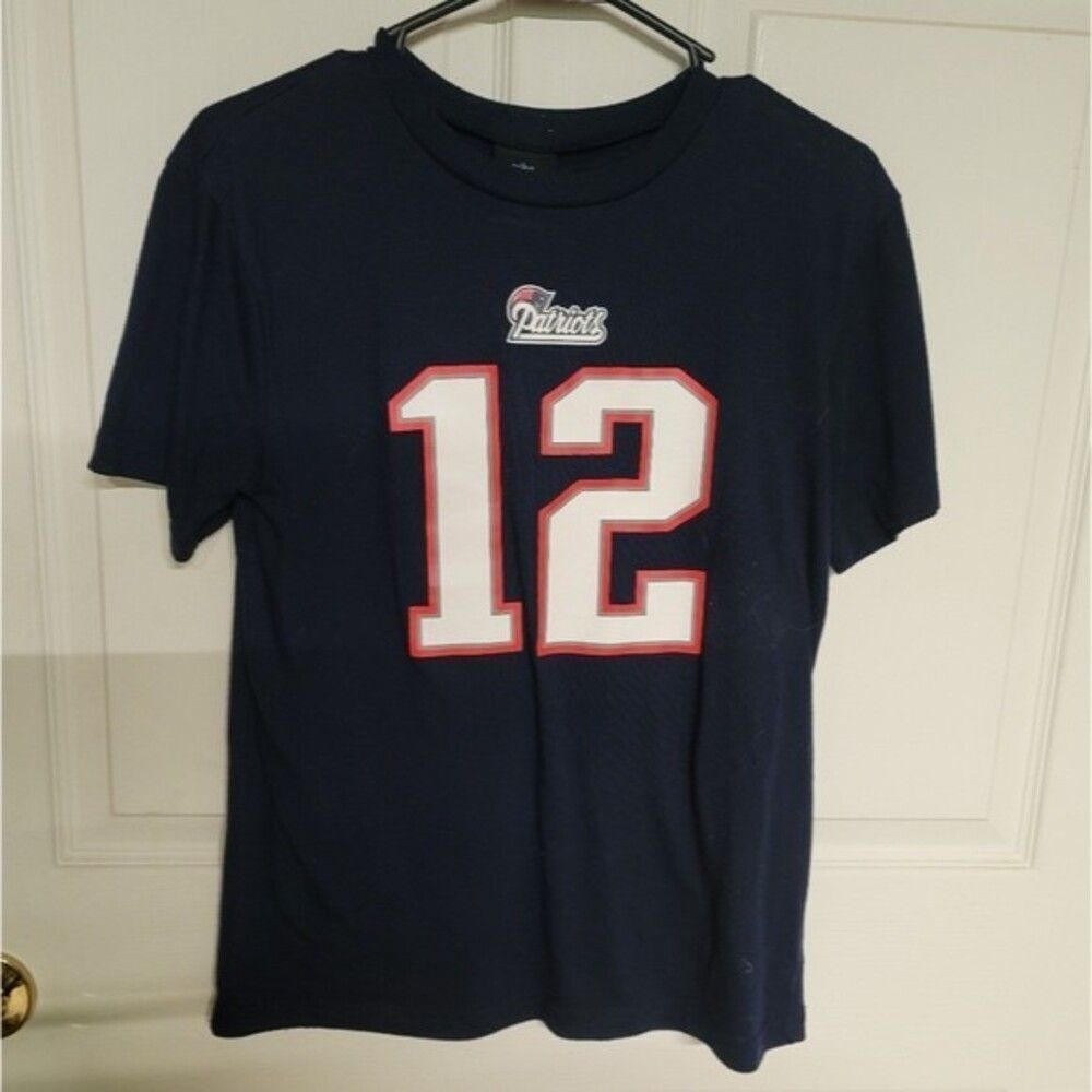 ~ Kids New England Patriots Tom Brady #12 t shirt - size L kids